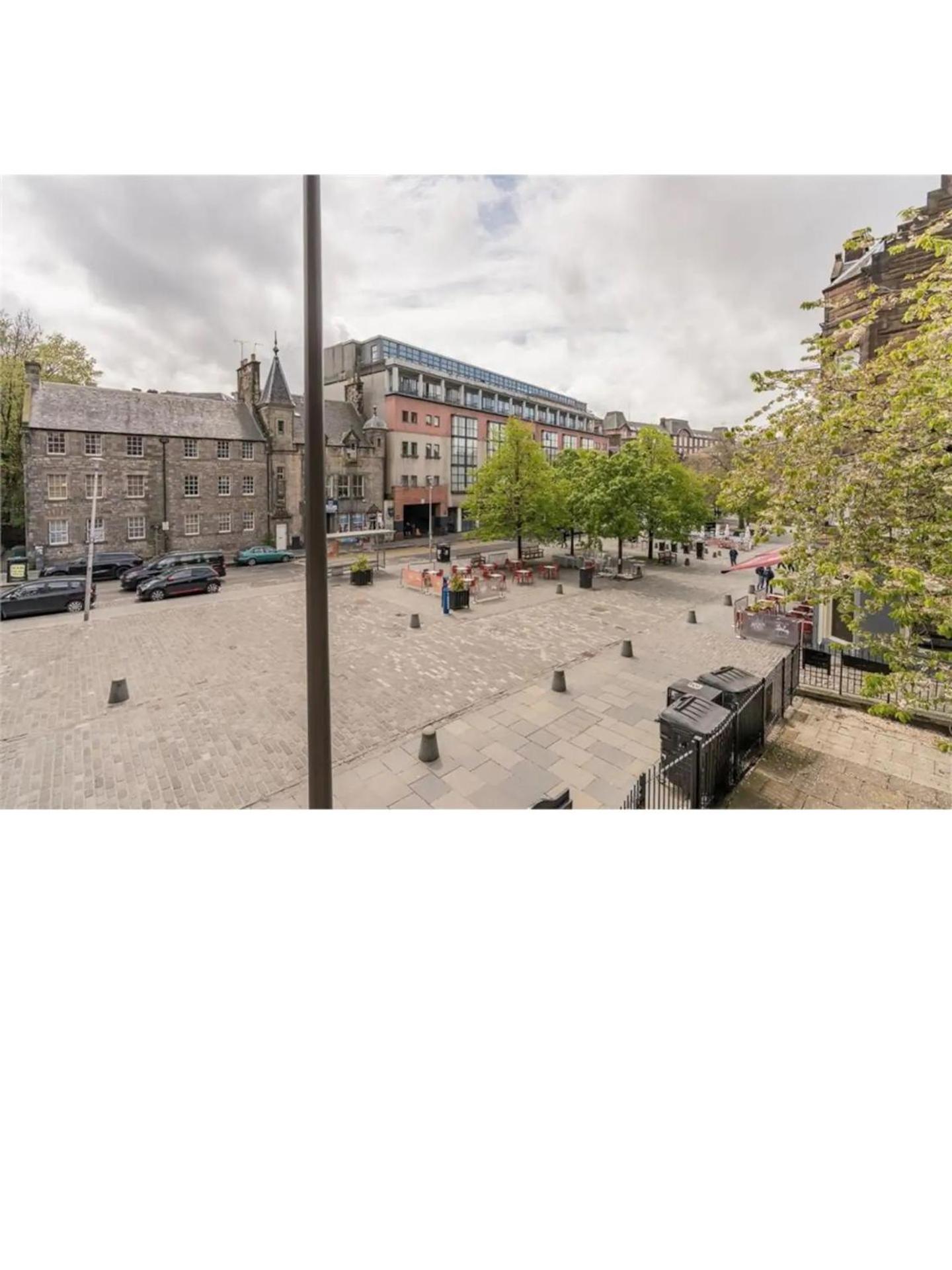 3 Bedrooms Flat In Central Edinburgh Old Town Sleeps 6 Bagian luar foto